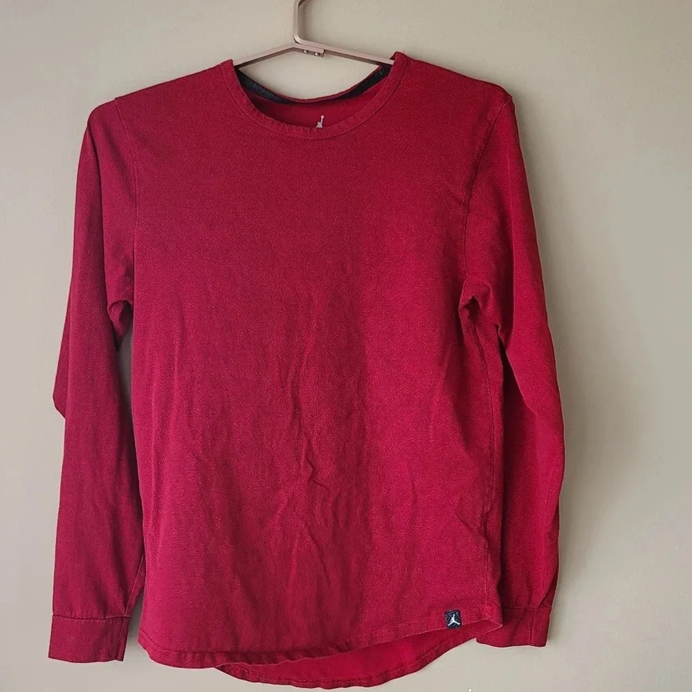 Jordan mens tshirts long sleeve sz.S red